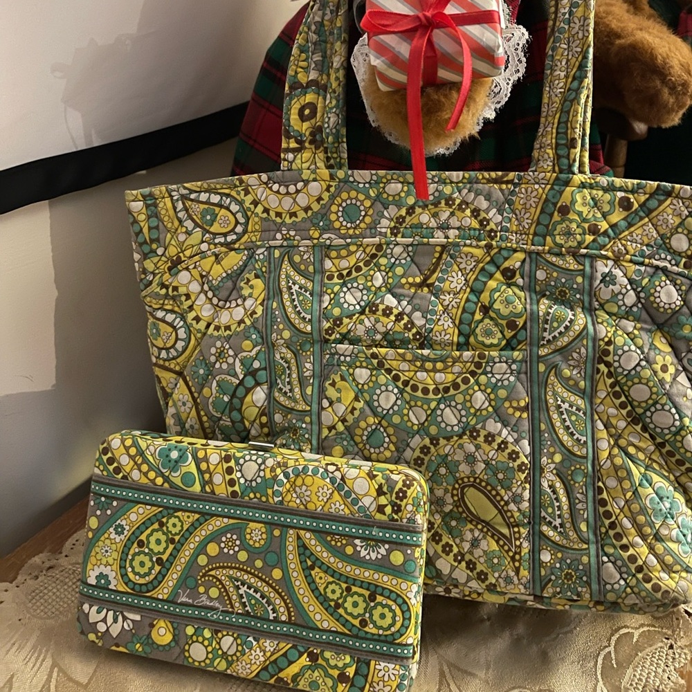 Vera Bradley bag with matching hard wallet